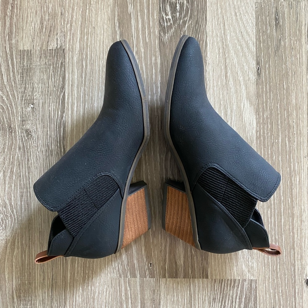 EUC • Dr. Scholl’s Ankle Booties